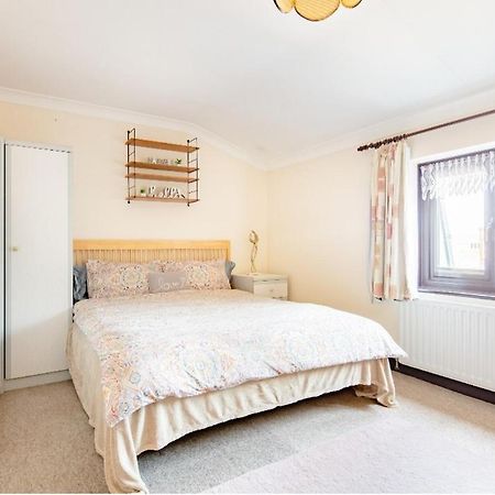 Spacious Room 2 Mins From Station London Eksteriør billede