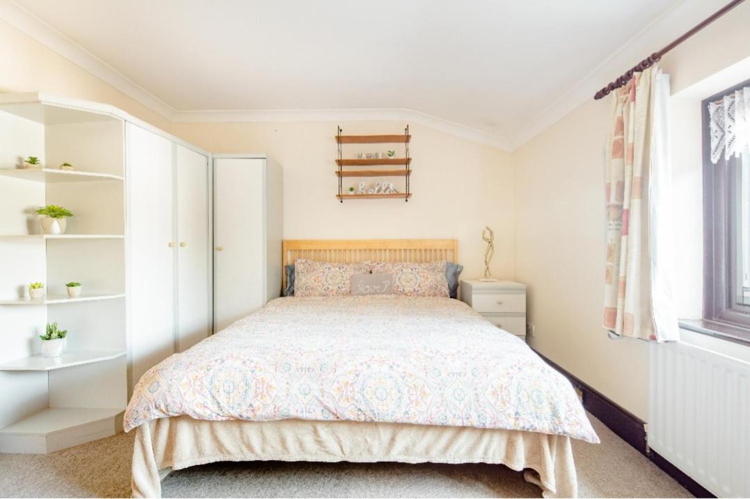 Spacious Room 2 Mins From Station London Eksteriør billede