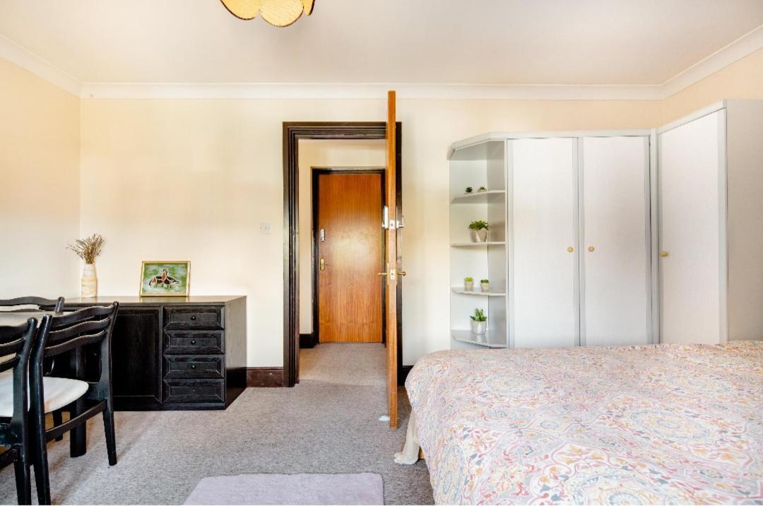 Spacious Room 2 Mins From Station London Eksteriør billede