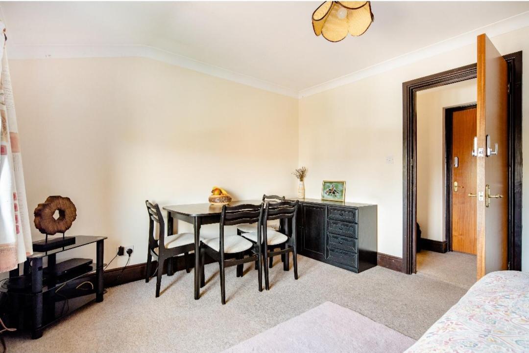 Spacious Room 2 Mins From Station London Eksteriør billede