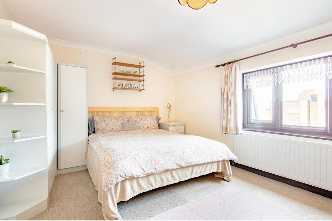 Spacious Room 2 Mins From Station London Eksteriør billede